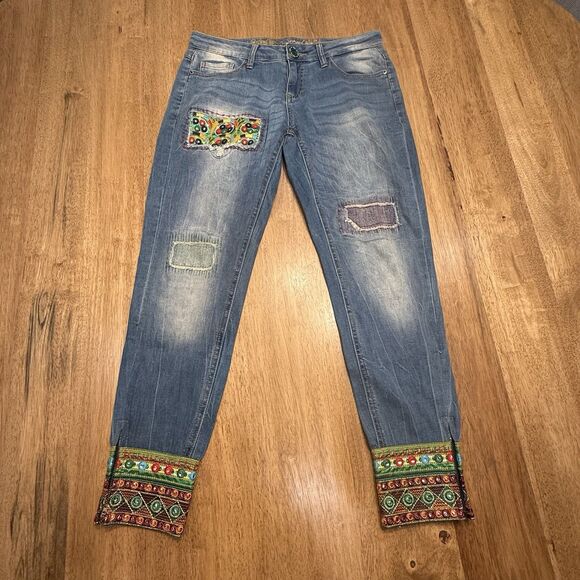 Desigual Ethnic Embroidered Jeans Boho Patchwork Denim Size 26 Hippie Zip Ankle - Picture 1 of 14